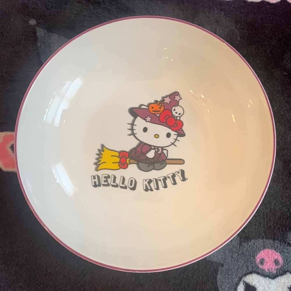 NWT Hello Kitty Halloween Witch Pasta Bowl